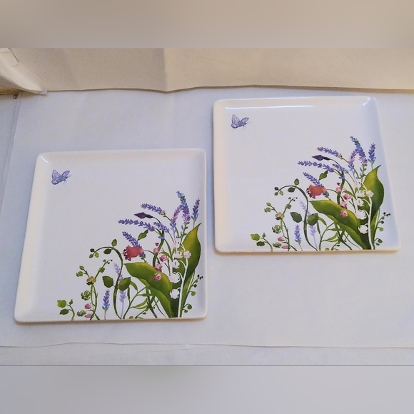 (2) Crabtree & Evelyn Square 9.5"x 9.5" Ceramic Dinner Plates with Floral Design - Picture 2 of 11
